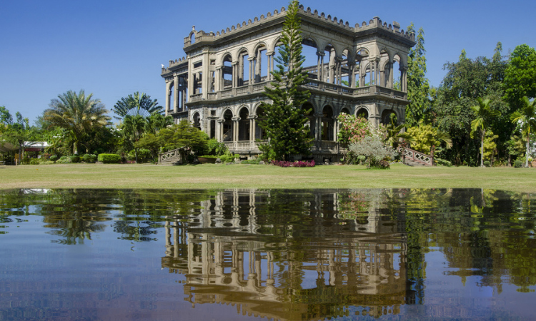 One of Bacolod's famous tourist attractions, The Ruins