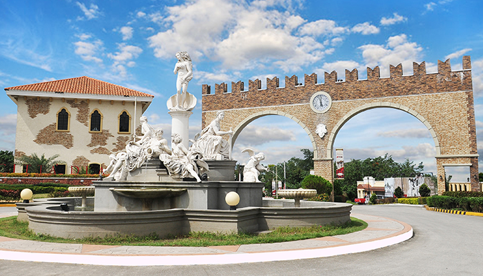 Grand entrance of Suntrust Verona